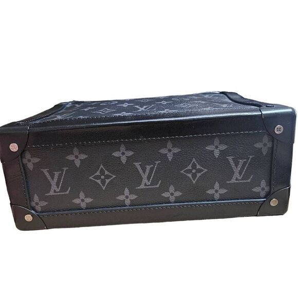 Louis Vuitton soft trunk crossbody - Picture 10 of 16